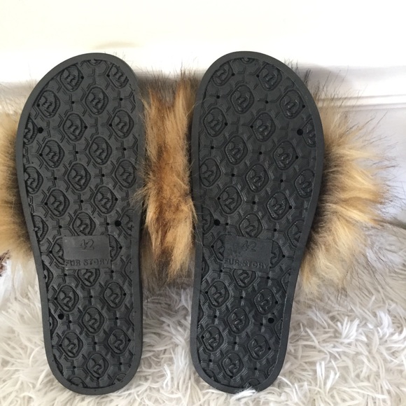 Fur Story Furry Fuzzy Slippers - Picture 8 of 12